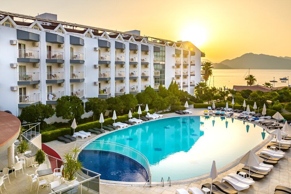 Caprice Beach Hotel