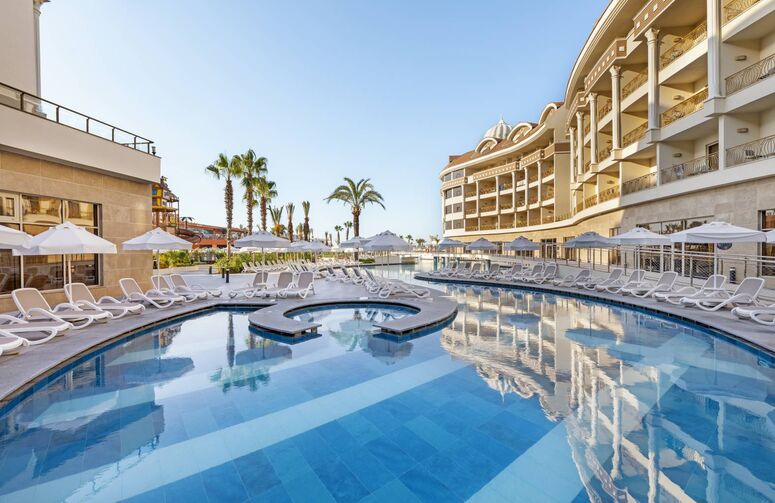 Kirman Belazur Resort & Spa