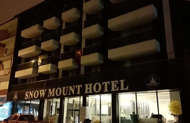 Snow Mount Hotel