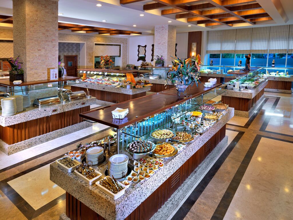 Crystal De Luxe Resort & SPA Hotel