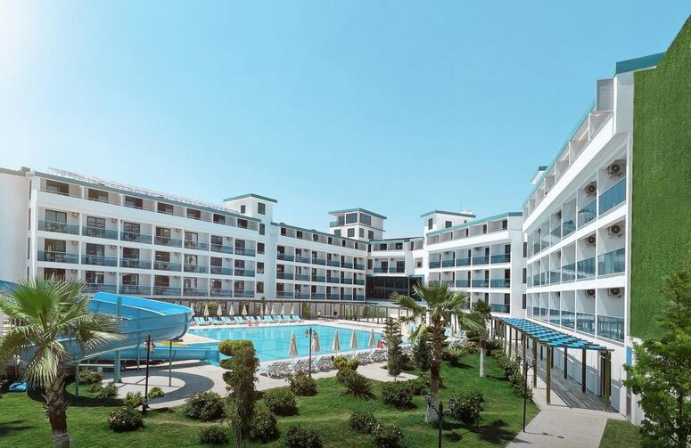 Rizom Beach Hotel