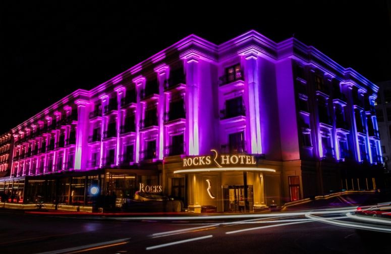 Rocks Hotel