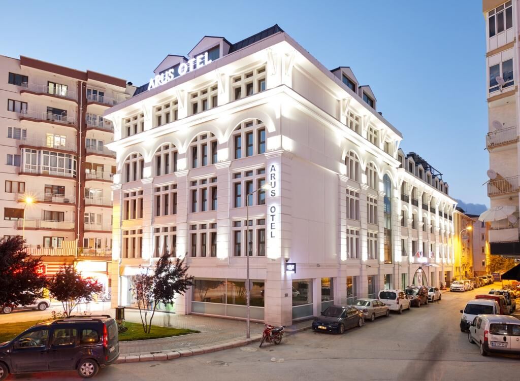 Arus Otel