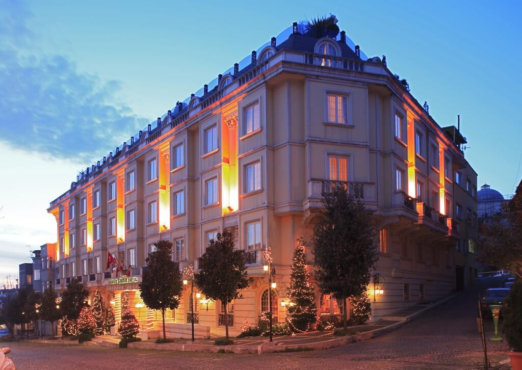 Eresin İstanbul Crown Hotel