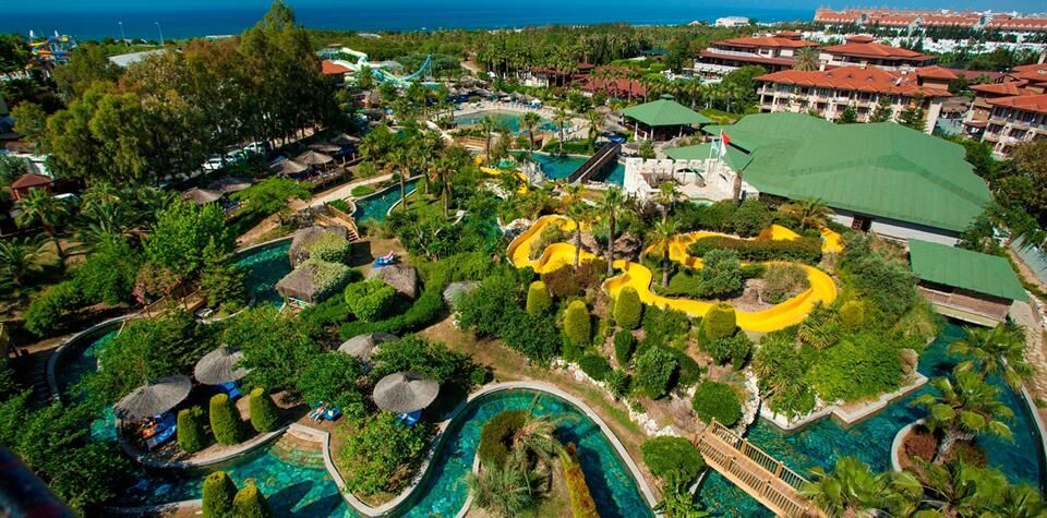 Club Grand Side Amazon Water World