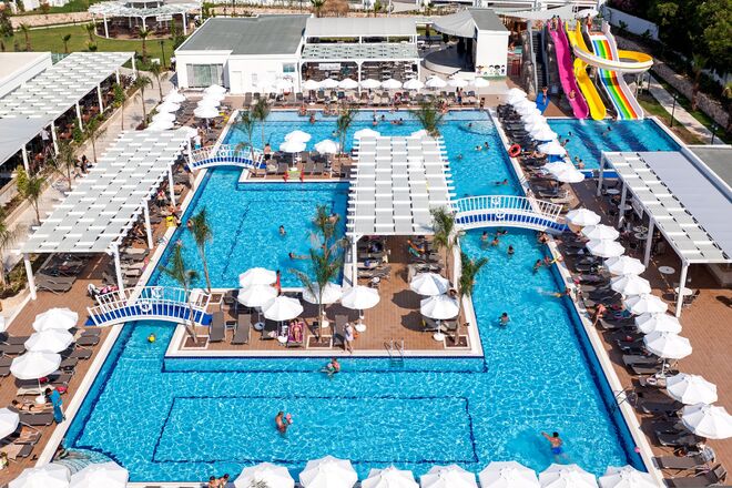 Karmir Resort SPA