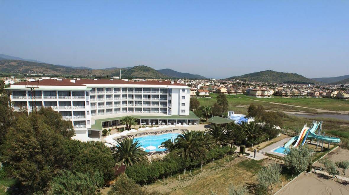 Le Monde Beach Resort Spa