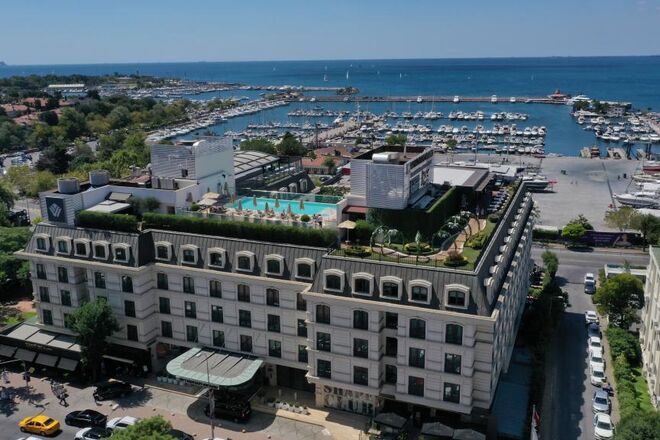 Wyndham Grand İstanbul Kalamış Marina Hotel