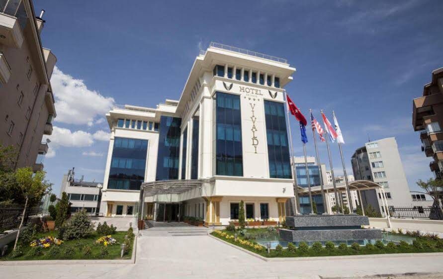 Vivaldi Ce Gold Hotel
