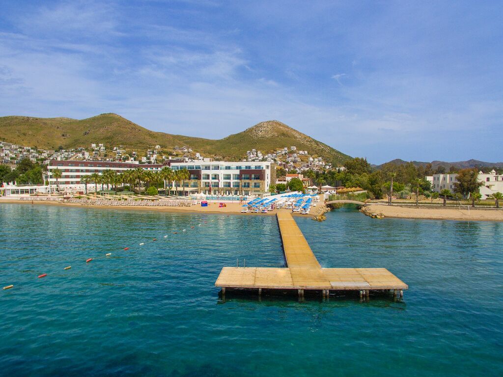 Tiana Beach Resort