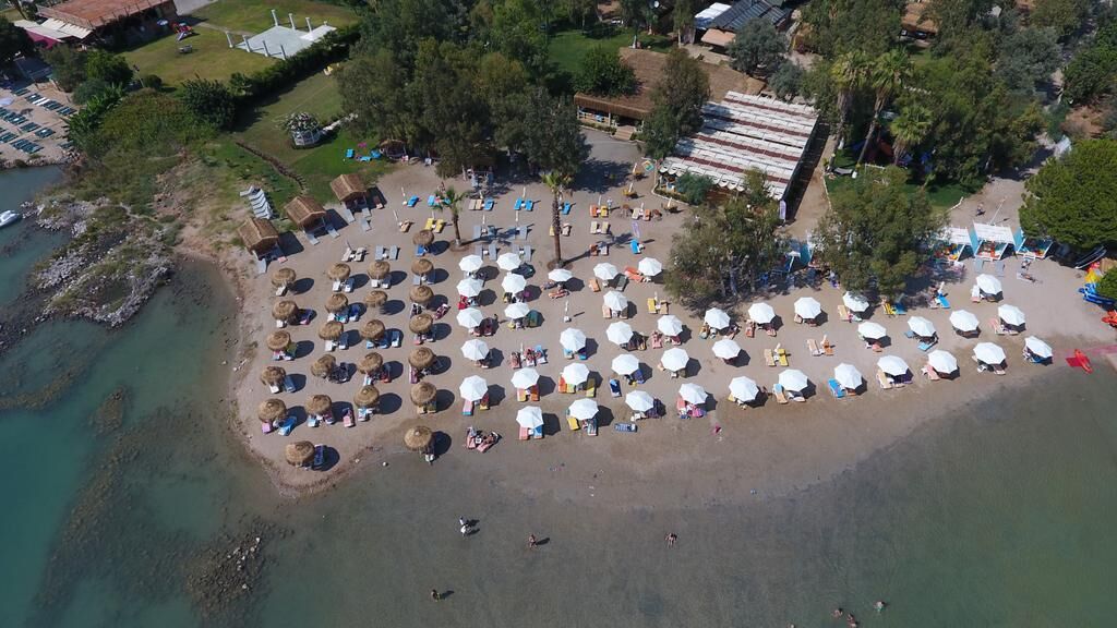 The Sugar Beach Club