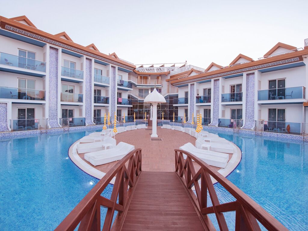 Ocean Blue High Class Hotel