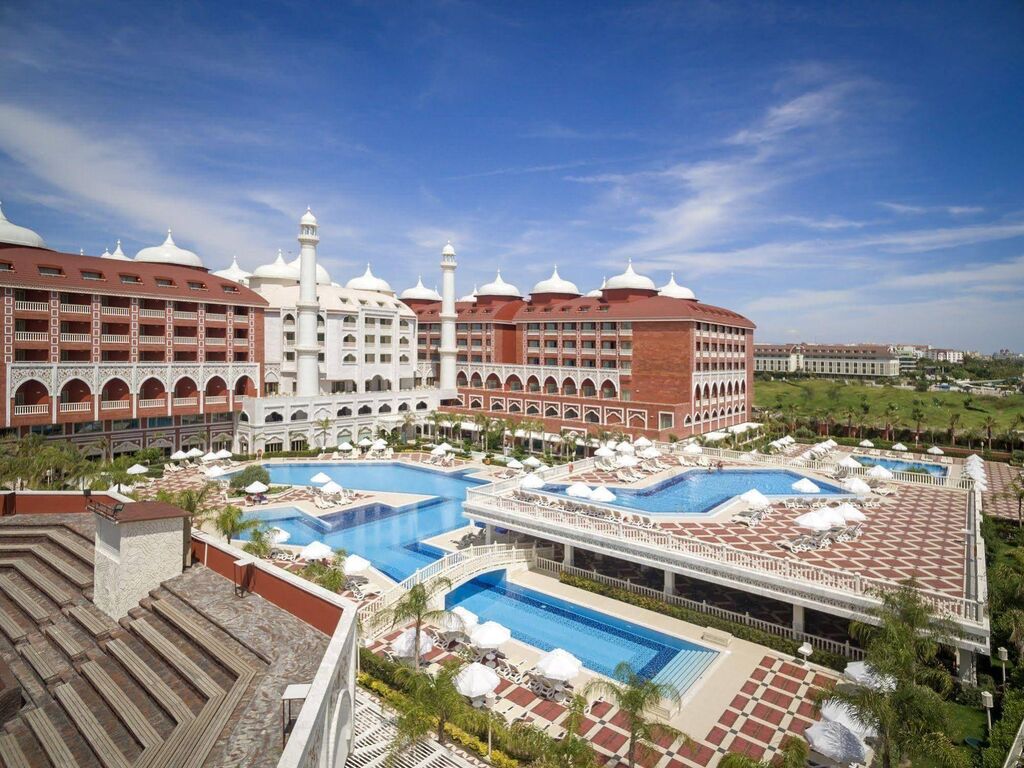 Royal Taj Mahal Hotel