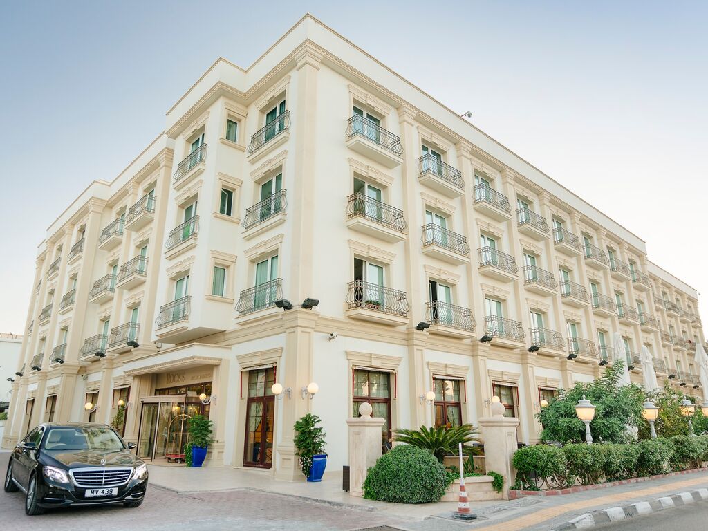 Rocks Hotel