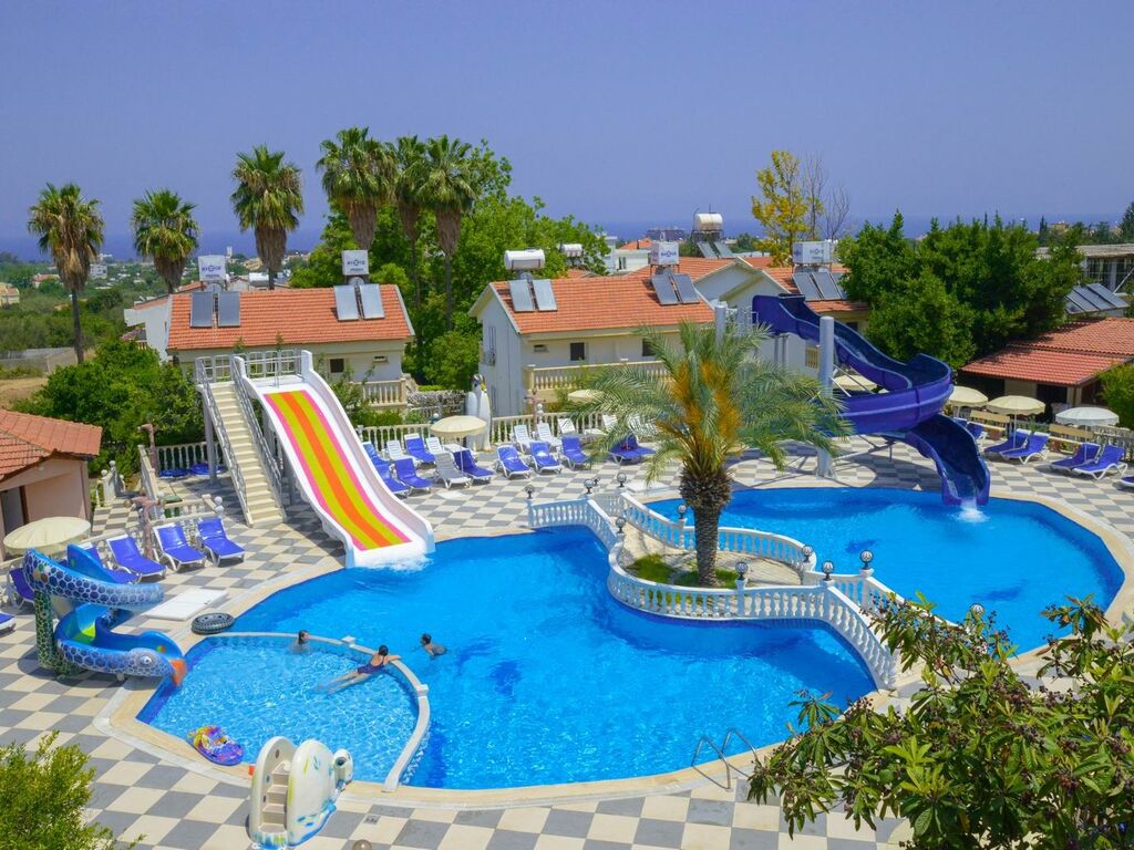 Riverside Garden Resort