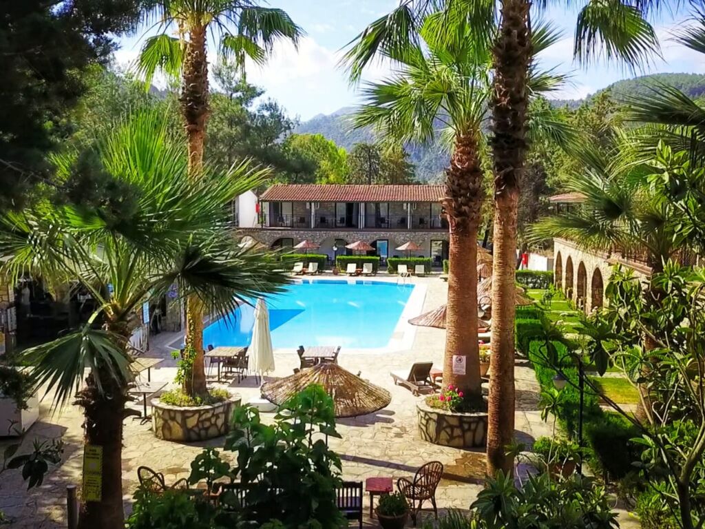 Alados Otel