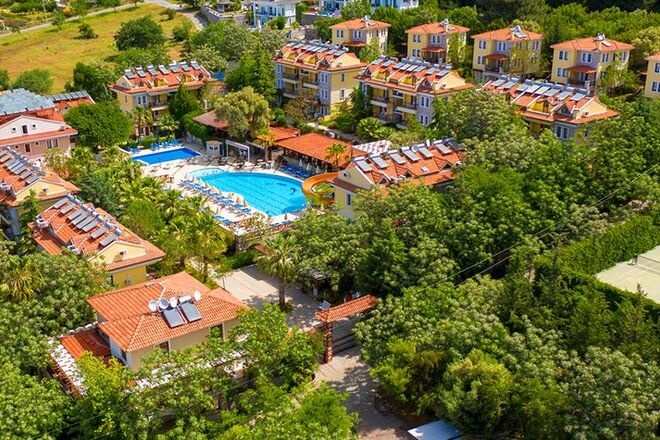 Perdikia Hill & Family Hotel