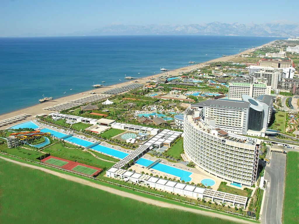 Crystal Centro Resort & Spa