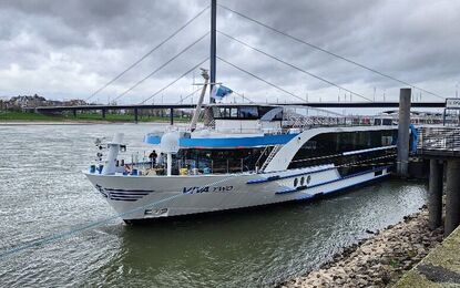 Oq tizzadan yuqori porno video Yordam guruhi videoni ochirib tashladi