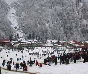 Ayder Yaylası Kardan Adam Şenlikleri 2 Gece Otobüs ile Sömestr Özel