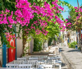 Salda Gölü Pamukkale Alaçatı Turu Otobüs ile 1 Gece Ramazan Bayramı Özel