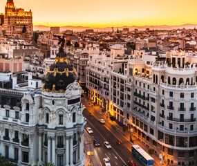 Elegant Barcelona, Valencia, Madrid Turu Pegasus HY ile 4 Gece Ekstra Turlar Dahil