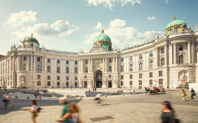 Hofburg İmparatorluk Sarayı